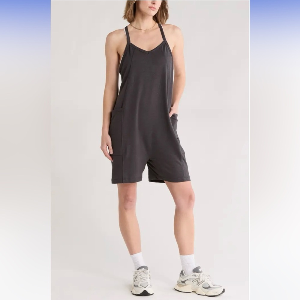 ZELLA Change of Heart Romper NWT Size Small